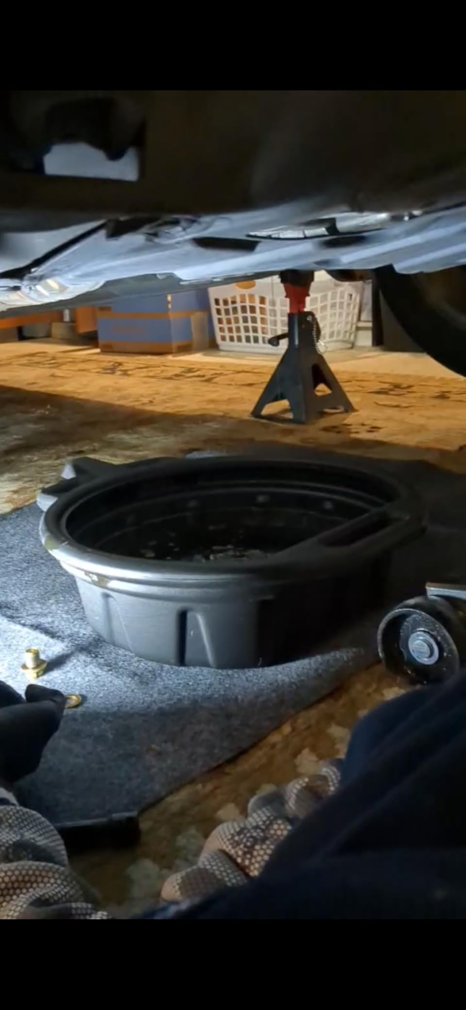 NEIKO 20762A Oil Drain Pan | Black Plastic Anti Splash | Motor Oil Drip Catcher Pan | 2 Gallon (8L) Capacity customer photo 2