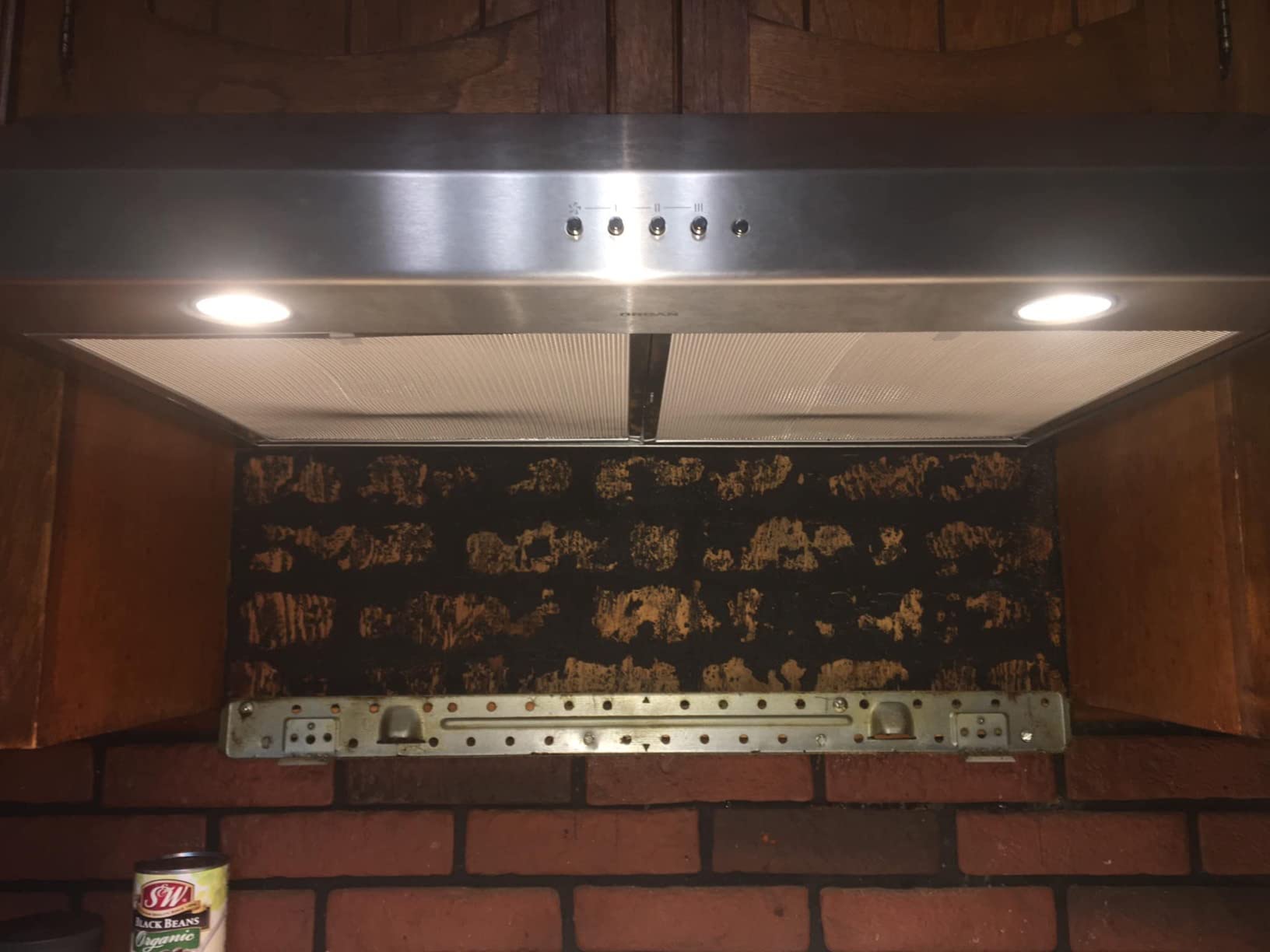 Broan-NuTone BCSQ130SS Three-Speed Glacier Under-Cabinet Range Hood with LED Lights ADA Capable, 1.5 Sones, 375 Max Blower CFM, 30-Inch, Stainless Steel customer photo 1