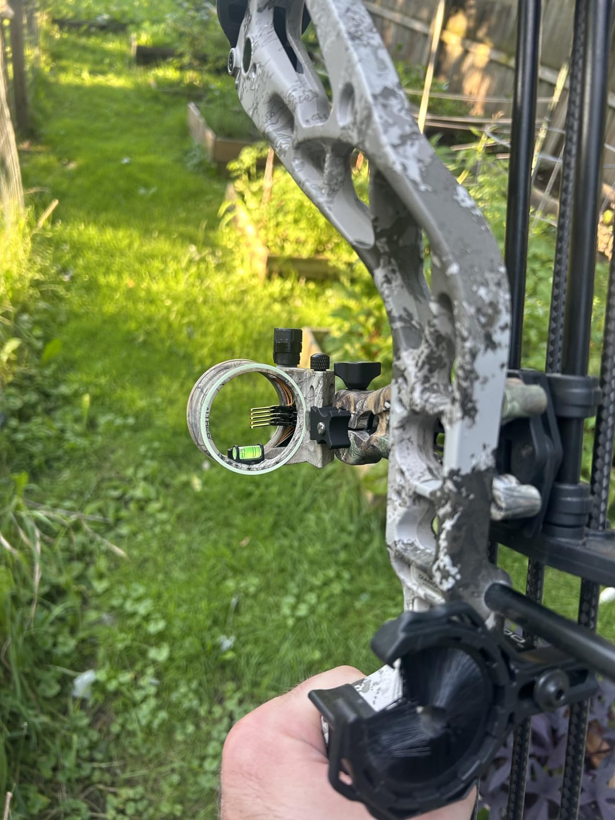 TRUGLO Carbon Hybrid Ultra Lightweight Micro-Adjustable 5-Pin Hunting Bow Sight customer photo 2