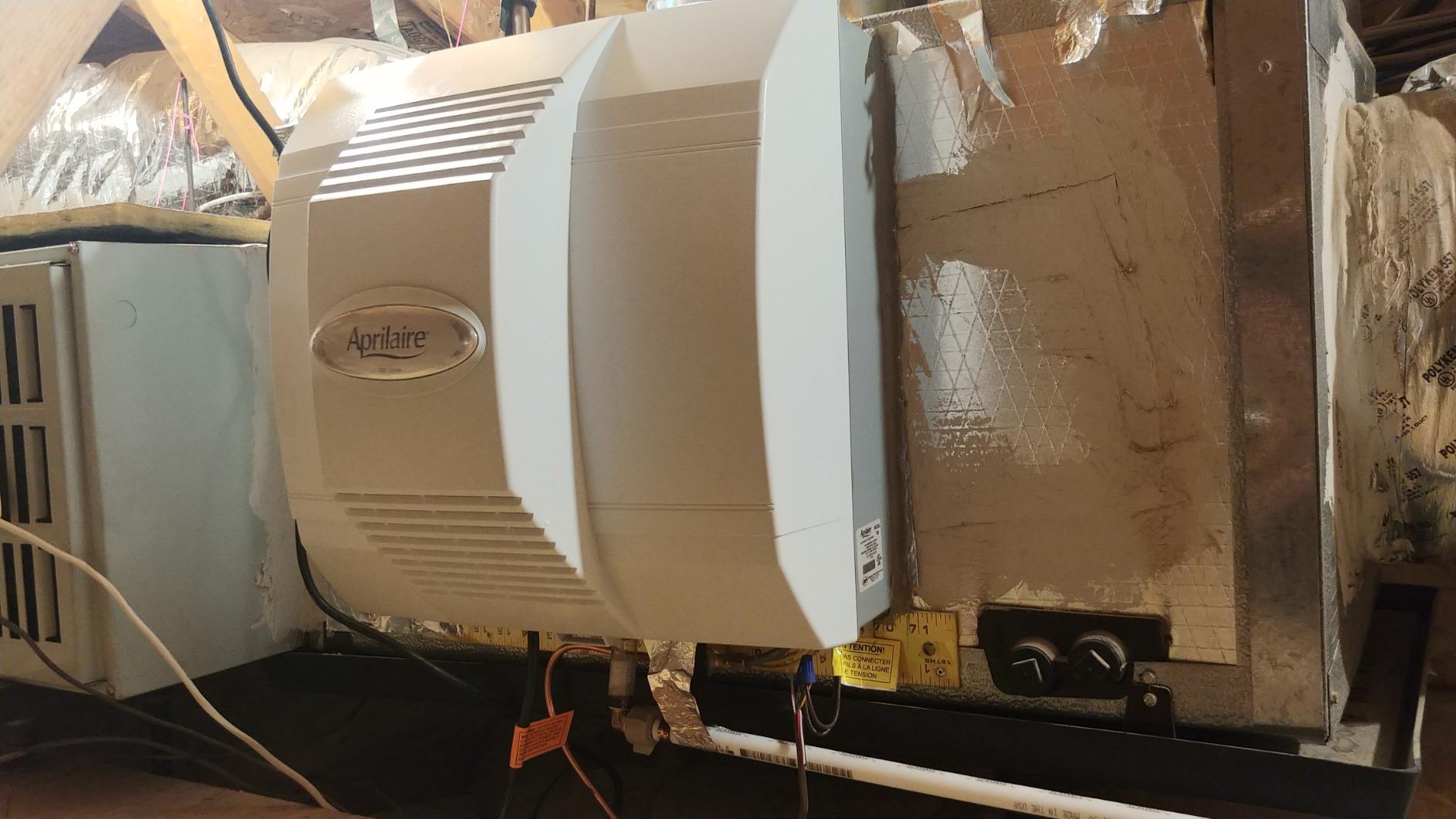 AprilAire 700 Whole-House Humidifier, Automatic Fan Powered Furnace Humidifier, Large Capacity Whole-House Humidifier for Homes up to 5,300 Sq. Ft., White customer photo 2
