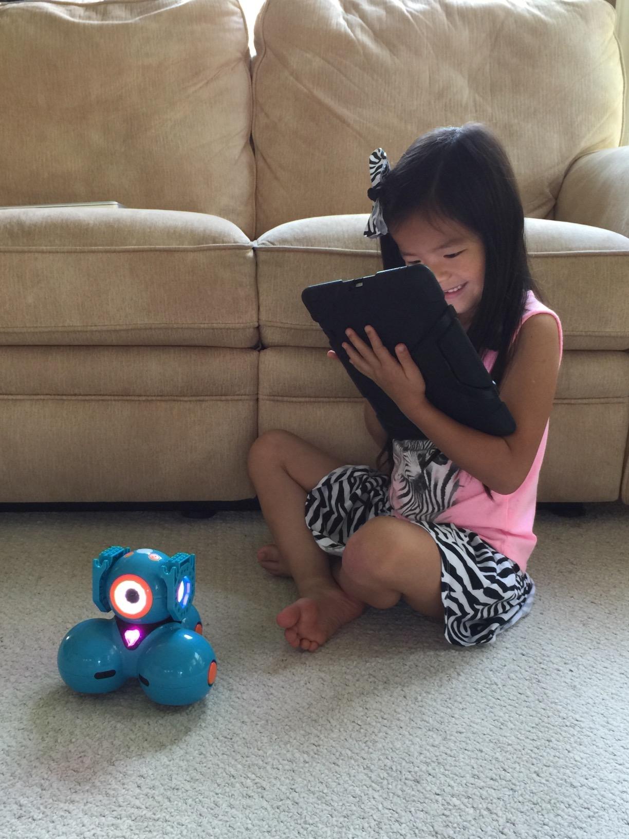 Wonder Workshop Dash Robot - Coding Robots for Kids 6+ - Voice Activated STEM Robot customer photo 1