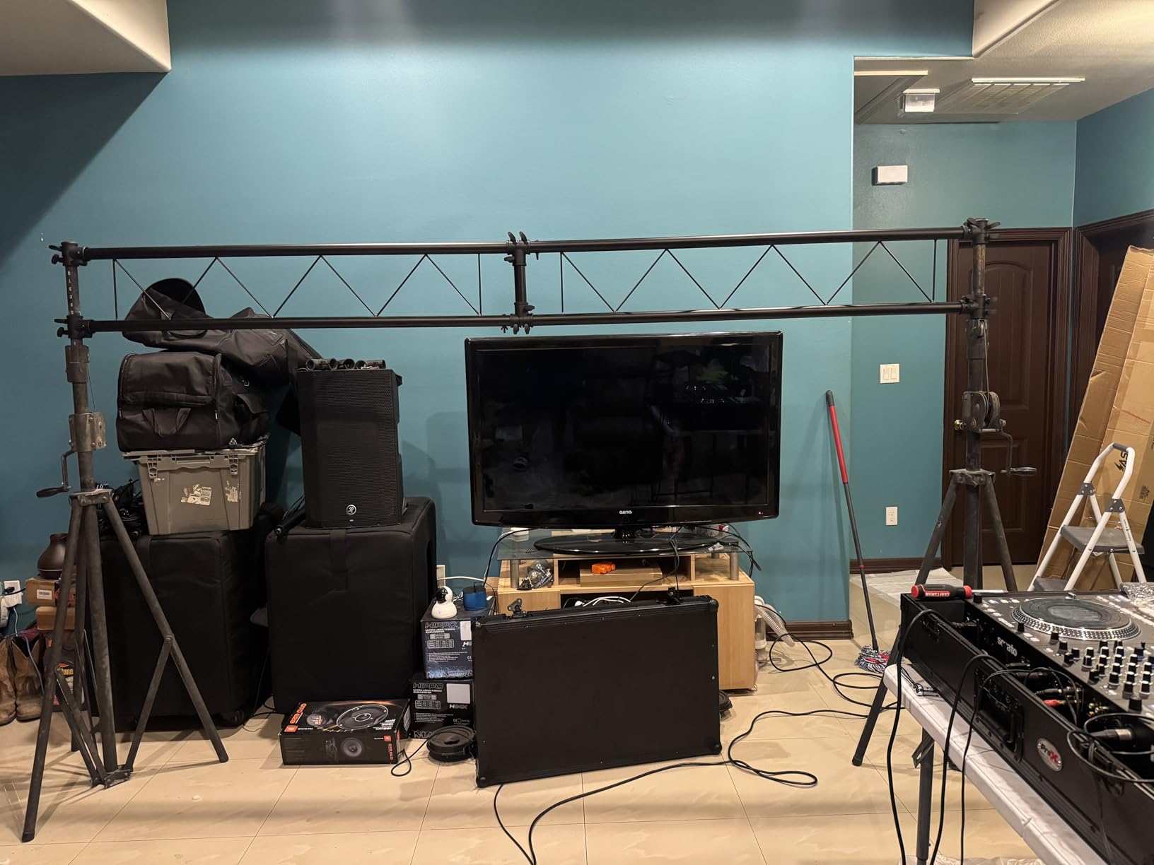 American Sound Connection ASC-L001-PART Pro Audio DJ Light Lighting Portable Truss 10 Foot I Beam Section - Add to Speaker Stands or Extension customer photo 1