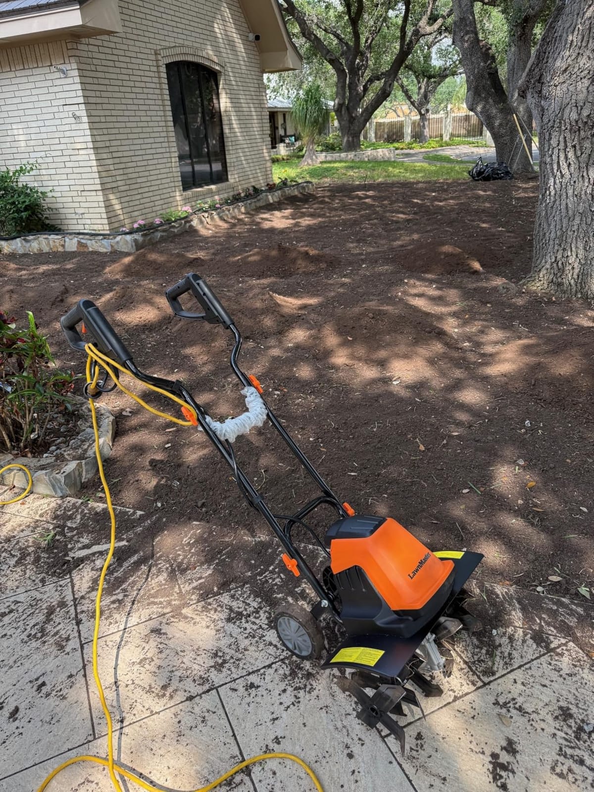 LawnMaster TE1216M Electric Tiller 12-Amp, 16-Inch customer photo 2