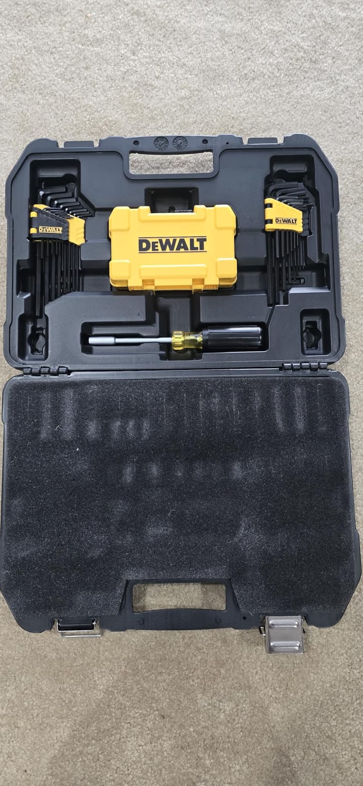 DEWALT Mechanics Tools Kit and Socket Set, 1/4