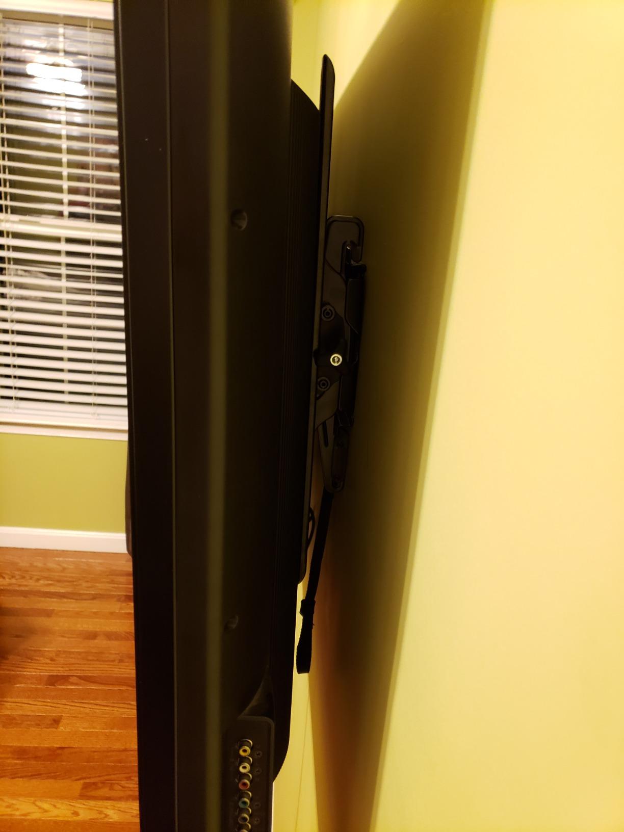 SANUS Tilting TV Wall Mount Bracket for 37