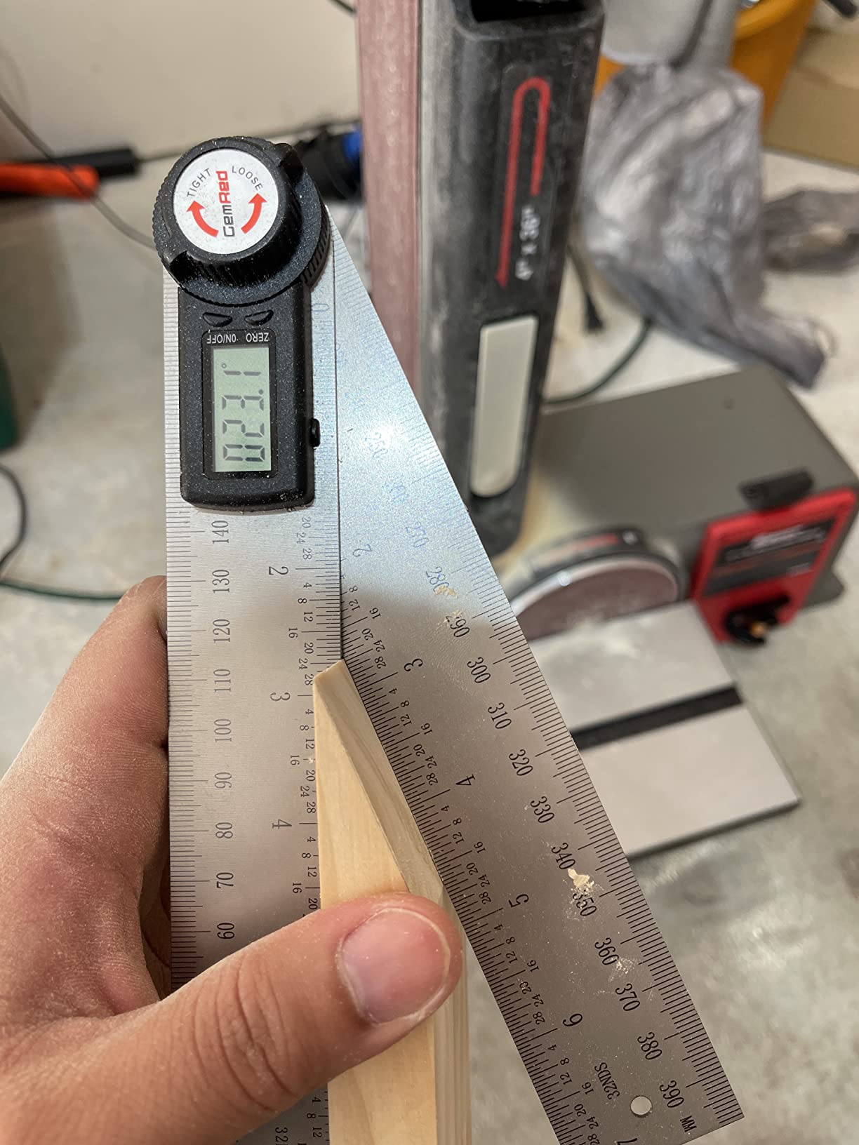 GemRed 82305 Digital Angle Finder Protractor Stainless Steel 7inch 200mm | Black Button customer photo 2