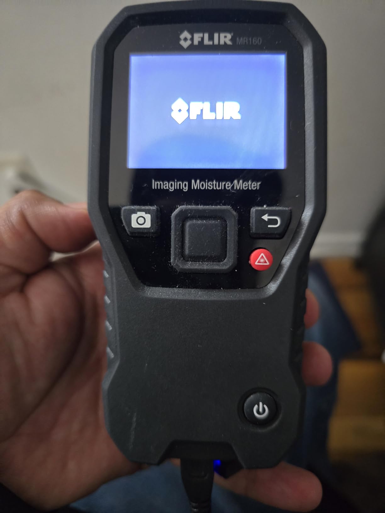 FLIR MR160 Imaging Moisture Meter with IGM Technology: Thermal Imaging, Pin & Pinless Detection, 80x60 Resolution, METERLiNK App, Rechargeable Battery - for Home Inspection & Mold Remediation customer photo 1