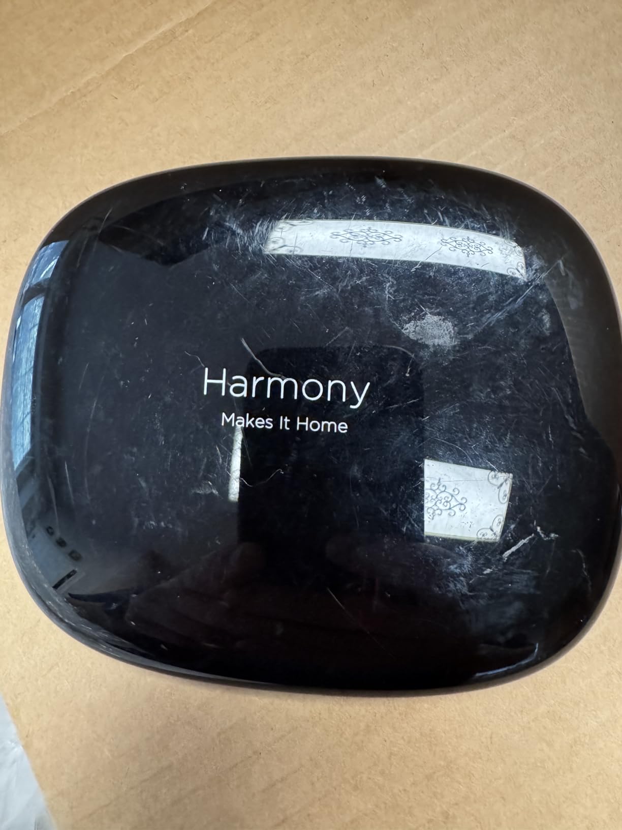 Logitech 915-000237 - Harmony Ultimate Home Touch Screen Remote - Black (Renewed) customer photo 2