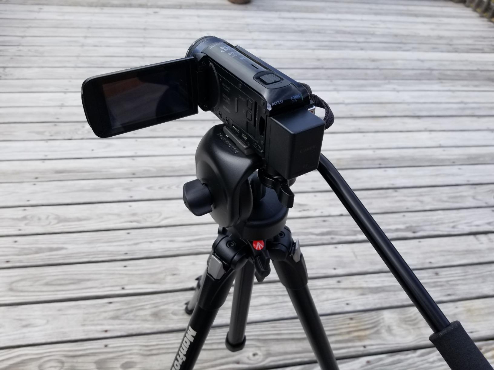 Manfrotto 290 Xtra Aluminum 3-Section Tripod Kit with Fluid Video Head (MK290XTA3-2WUS) Black customer photo 1