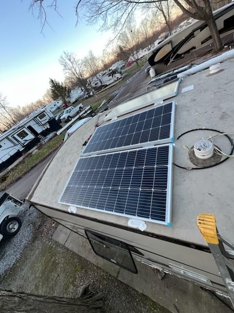 Renogy 200 Watts 12 Volts Monocrystalline RV Solar Panel Kit with Adventurer 30A LCD PWM Charge Controller and Mounting Brackets for RV, Boats, Trailer, Camper, Marine, Off-Grid Solar Power System customer photo 2