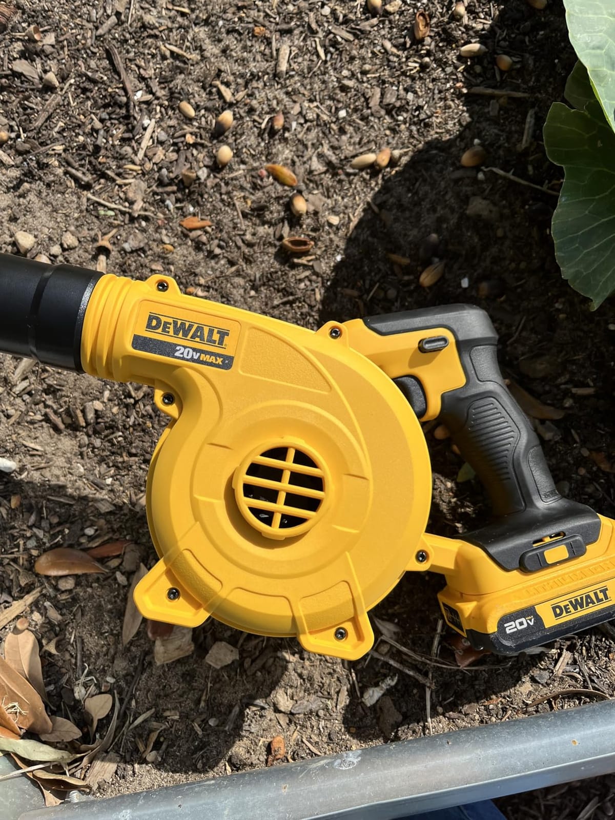 DEWALT 20V MAX Blower, 100 CFM Airflow, Variable Speed Switch, Includes Trigger Lock, Bare Tool Only (DCE100B) customer photo 1
