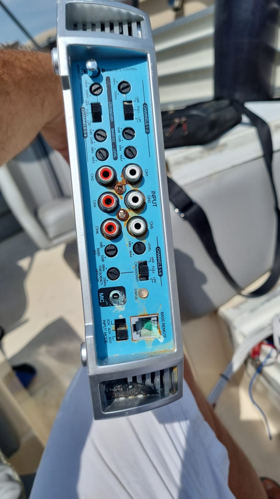 Rockville RXM-S6 Marine/Boat 6 Channel Amplifier with PA Microphone, 2600W Peak / 660W RMS, MOSFET customer photo 2