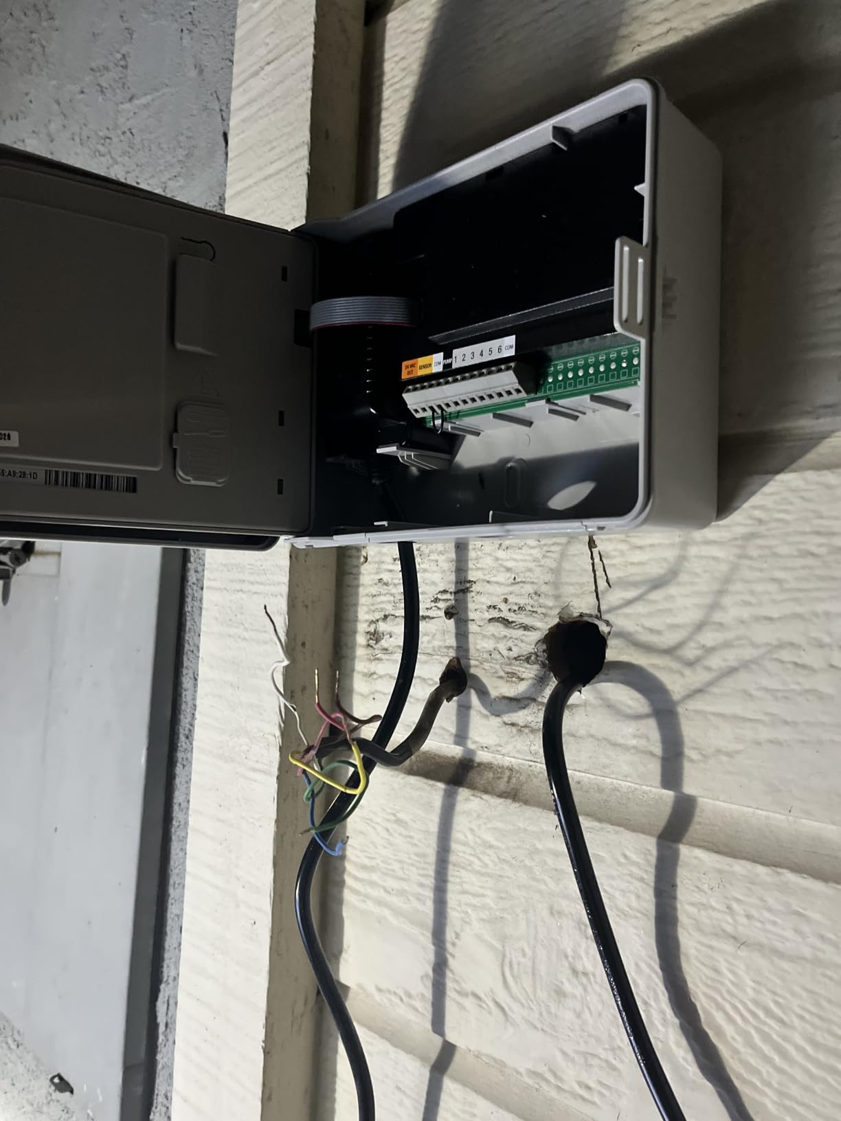 Orbit B-hyve Smart Sprinkler Controller, 6-Zone - 57946 | App Controlled with Custom Irrigation Schedules, Weatherproof Multi-Zone Sprinkler System for Indoor & Outdoor Use customer photo 2