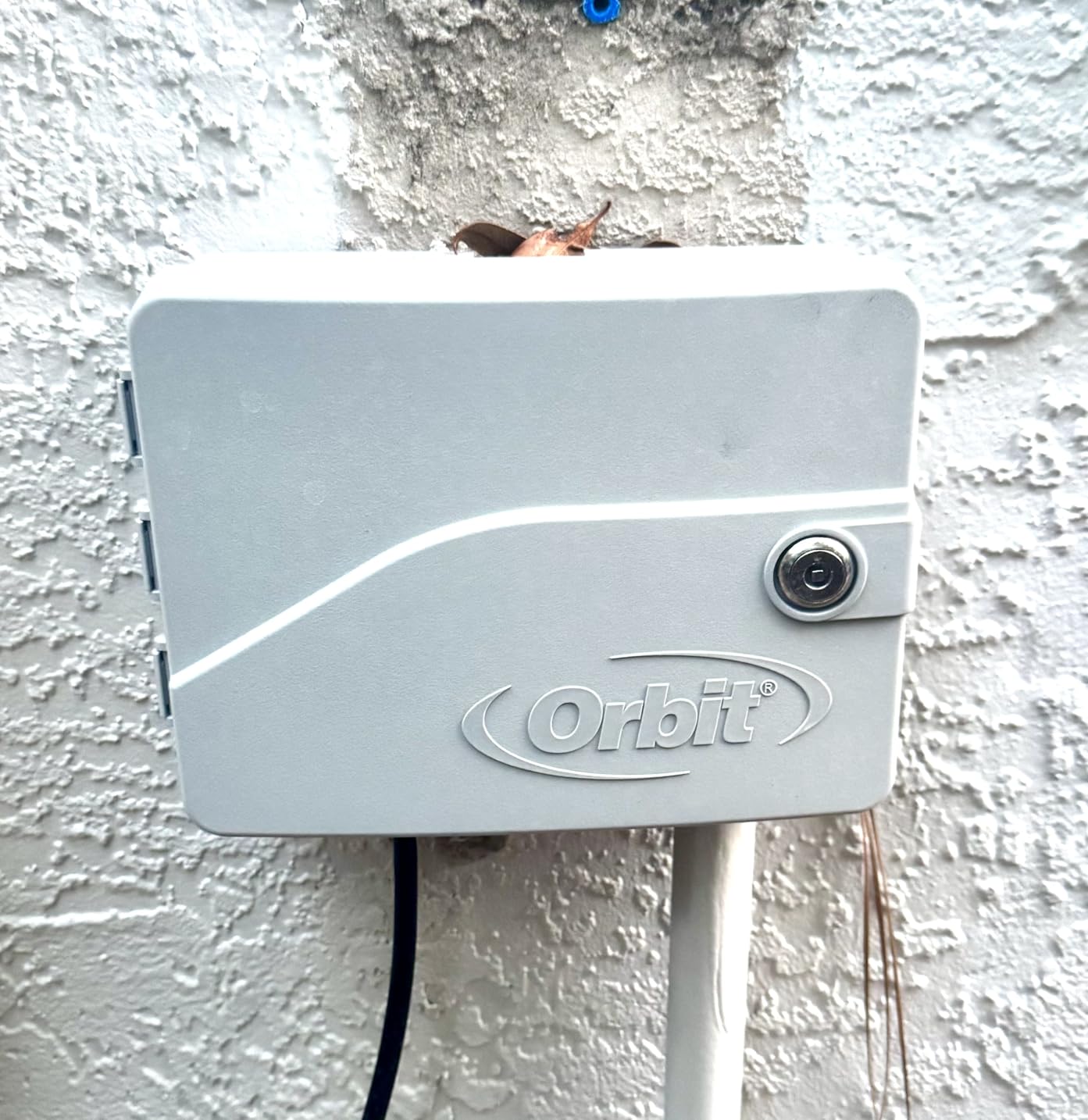 Orbit B-hyve Smart Indoor/Outdoor Sprinkler Controller - 12-Zone - App Controlled Smart Controller with Custom Irrigation Schedules - Weatherproof Multi-Zone Sprinkler System - 57950 customer photo 1