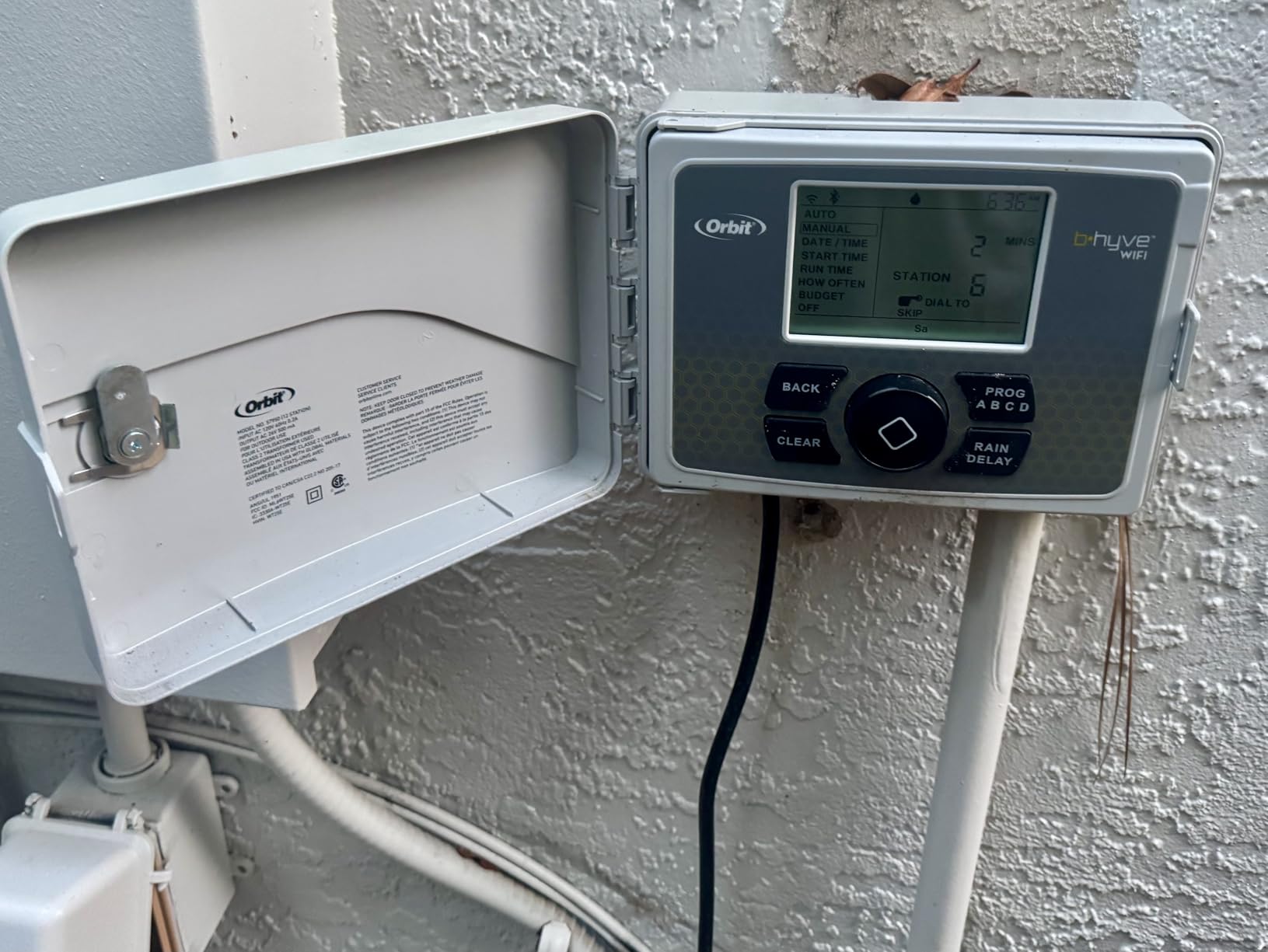 Orbit B-hyve Smart Indoor/Outdoor Sprinkler Controller - 12-Zone - App Controlled Smart Controller with Custom Irrigation Schedules - Weatherproof Multi-Zone Sprinkler System - 57950 customer photo 2