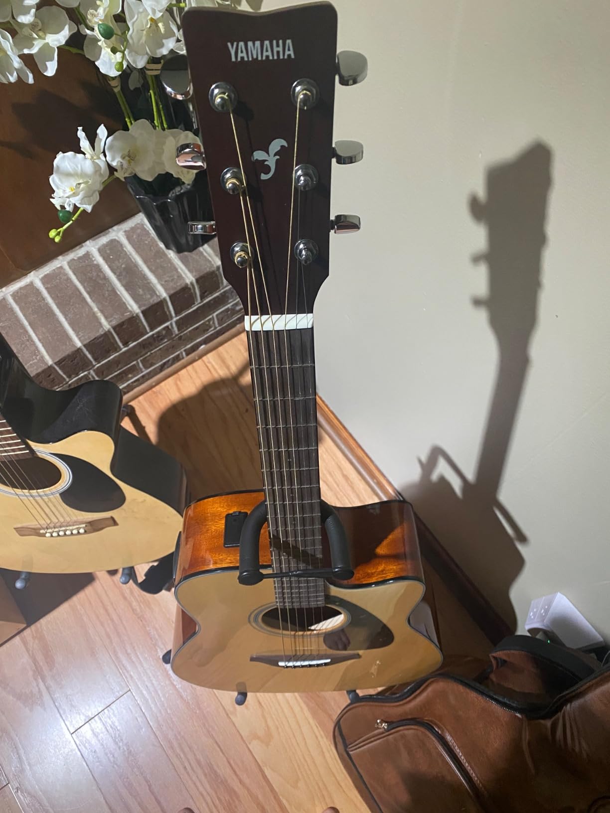 Yamaha FGX800C Solid Top Cutaway Acoustic-Electric Guitar, Dreadnought customer photo 1