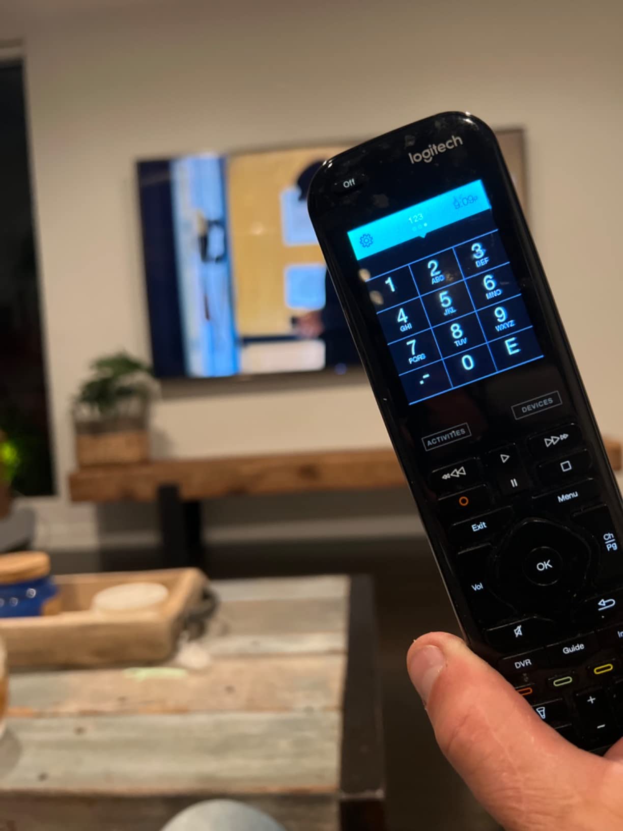 Logitech Harmony Elite Remote Control (915-000256) (Renewed) customer photo 1