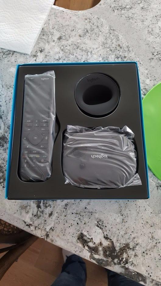 Logitech Harmony Elite Remote Control (915-000256) (Renewed) customer photo 2