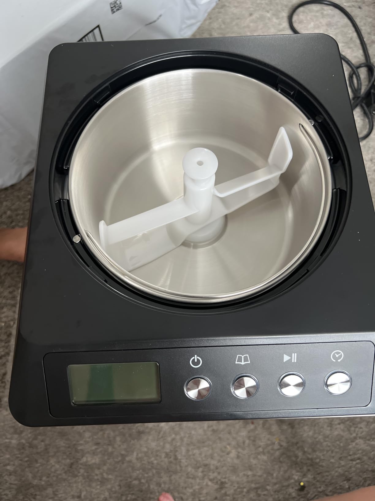 Whynter Ice Cream Maker Machine Automatic 2.1 Qt. Upright with Built-In Compressor, LCD Digital Display & Timer, No Pre-Freezing, ICM-201SB, Stainless Steel customer photo 1