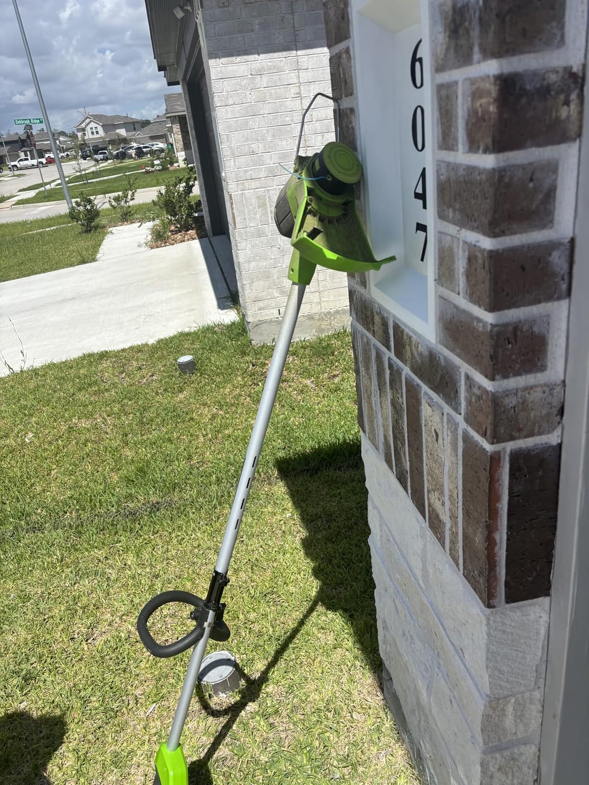 Greenworks 40V 12 in Cordless String Trimmer, 2.0 Ah Battery and Charger customer photo 1