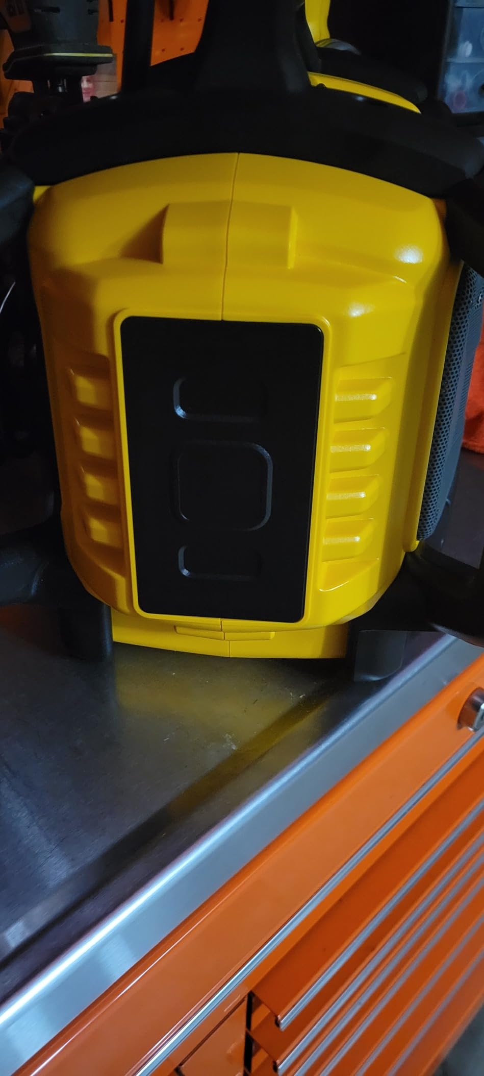 DEWALT 20V MAX Bluetooth Radio, 100 ft Range, Portable for Jobsites (DCR025) customer photo 2
