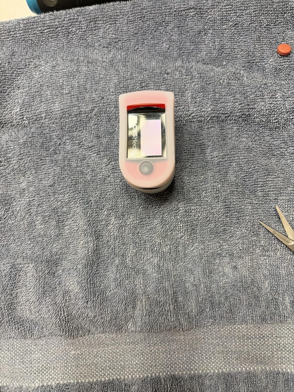 Zacurate Pro Series 500DL Fingertip Pulse Oximeter Blood Oxygen Saturation Monitor with Silicone Cover, Batteries and Lanyard (Mystic Purple) customer photo 1