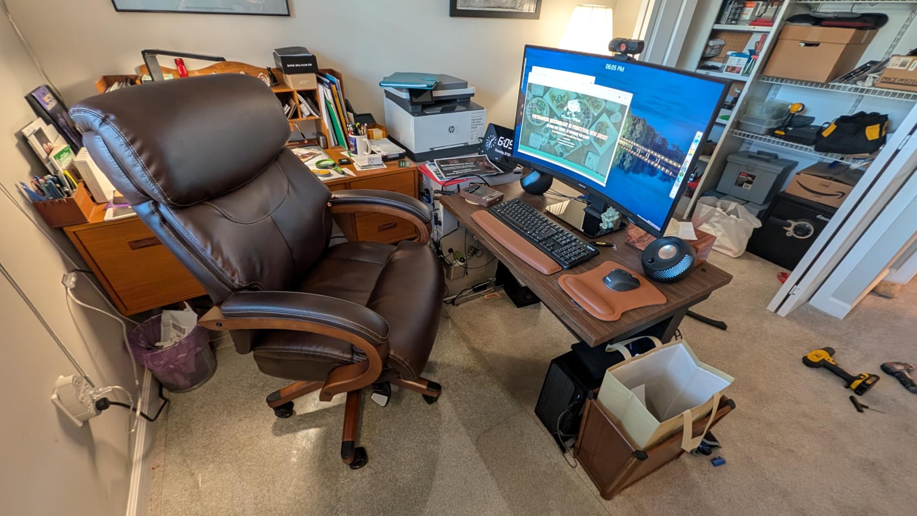 La-Z-Boy Bradley Bonded Leather Executive Chair (Roasted Chestnut) customer photo 2