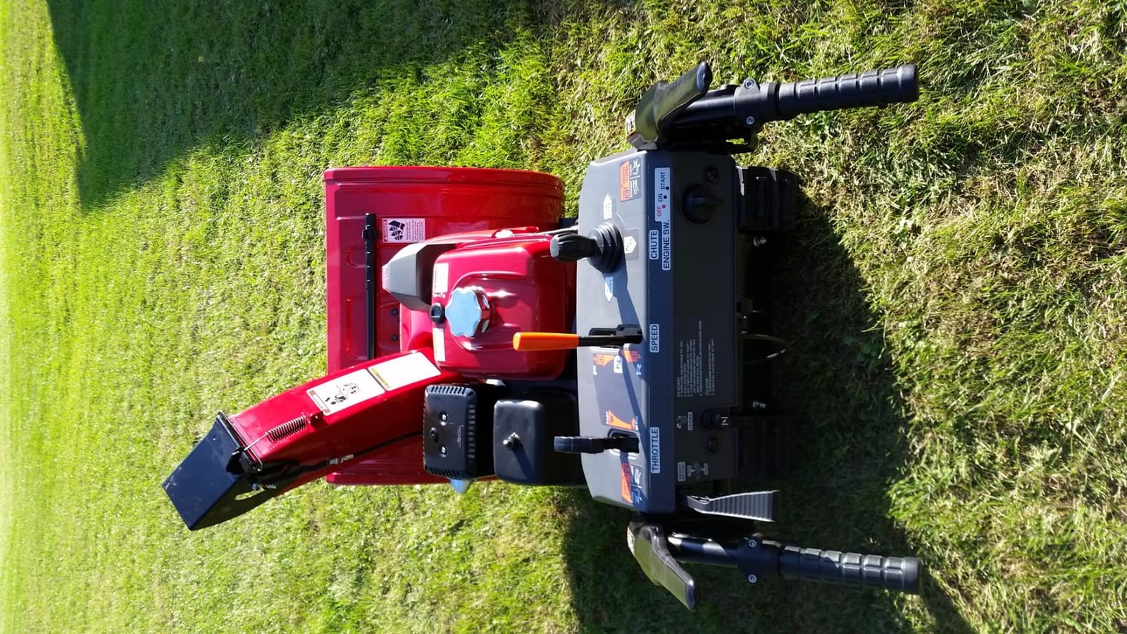 Honda HSS928 28-Inch Two Stage Snow Blower (HSS928AATD) | Electric Start and Track Drive, Clears Up to 1900 Pounds per Minute with 52-Foot Max Throwing Distance, Self-Propelled customer photo 1