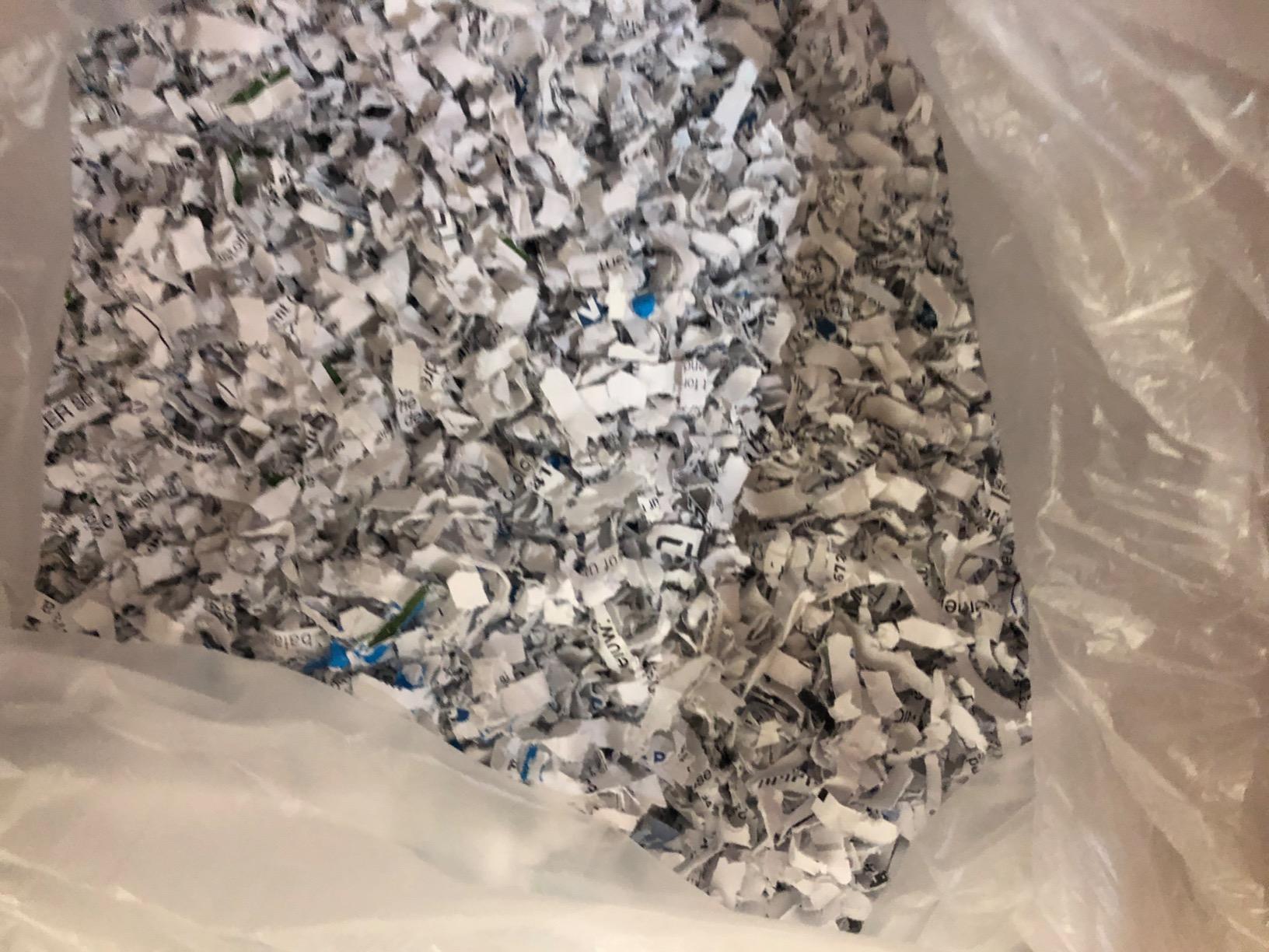 Aurora AU870MA High-Security 8-Sheet Micro-Cut Paper Credit Card Shredder Black customer photo 2