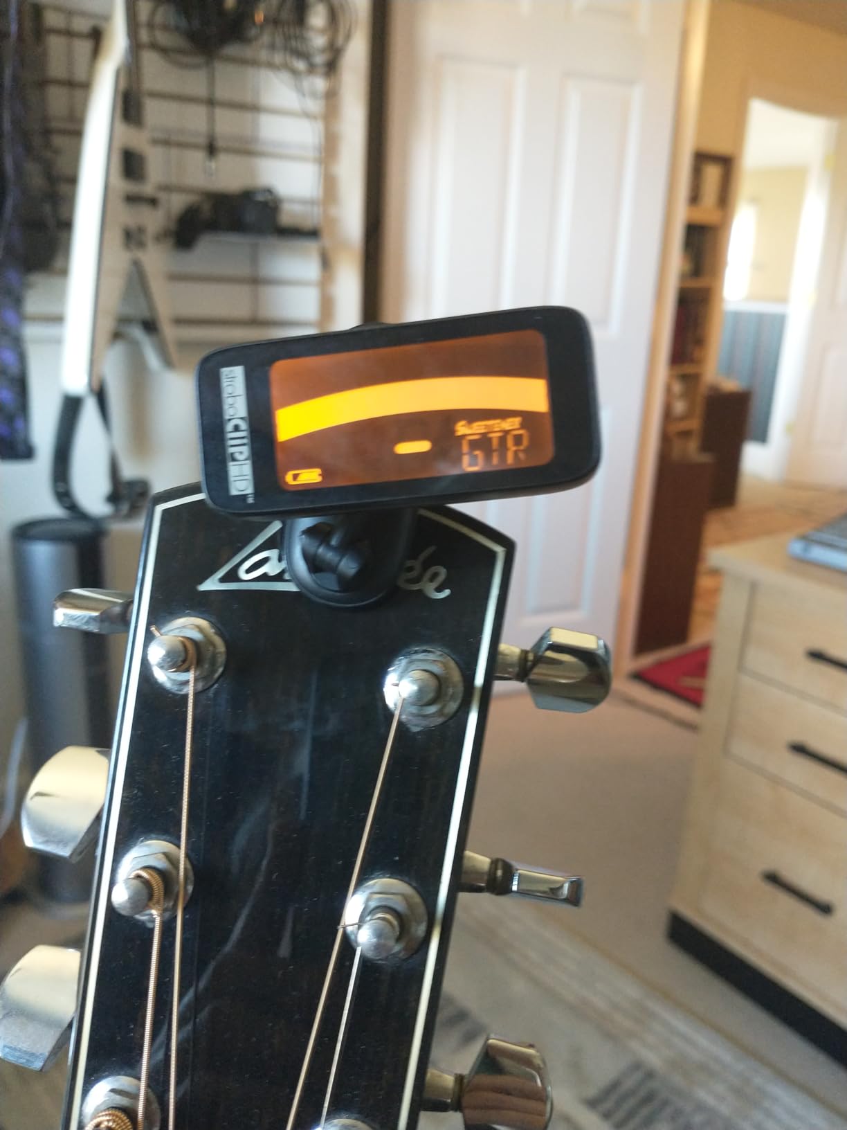 Peterson StroboClip HD Clip-On Guitar Tuner, +/-0.1 Cent Accuracy customer photo 1