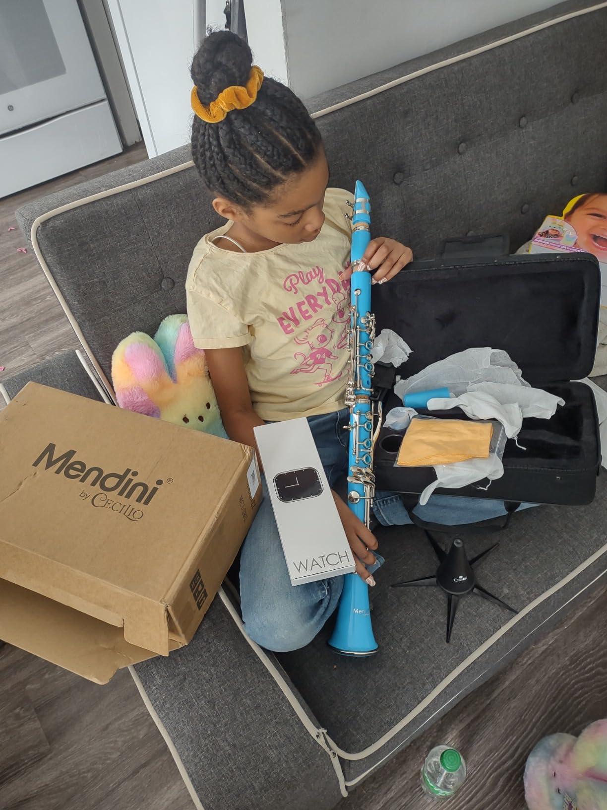 Mendini by Cecilio Ebonite Bb Clarinet Kit with 2 Barrels - Red | Beginner Clarinet Kit with 2 Barrels, 10 Reeds, Mouthpiece, Stand, Hard Case, Pocketbook, Cork Grease, Cleaning Cloth, Gloves customer photo 1