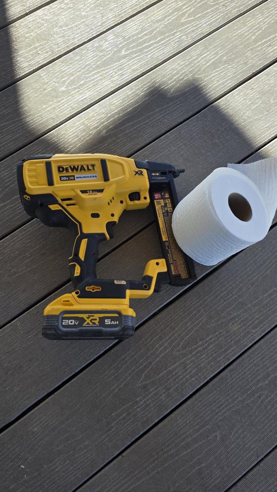 DEWALT 20V MAX* Narrow Crown Stapler, 18GA, Tool Only (DCN681B) customer photo 2
