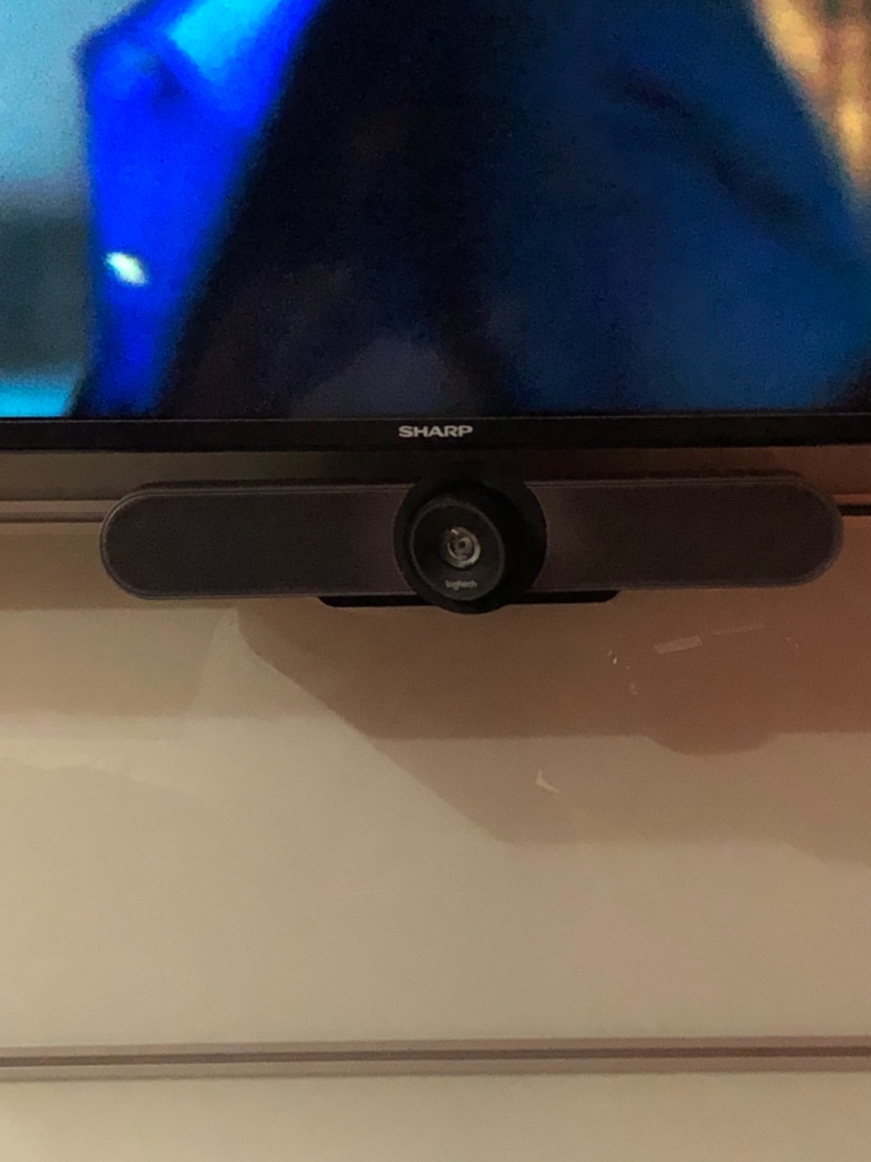 Logitech MeetUp Video Conferencing System 4K 3 Microphones - Black | 1080p/720p, 3 microphones, adjustable speakers, wide field of view 120°, PC/Mac/laptop/MacBook/tablet compatible customer photo 2