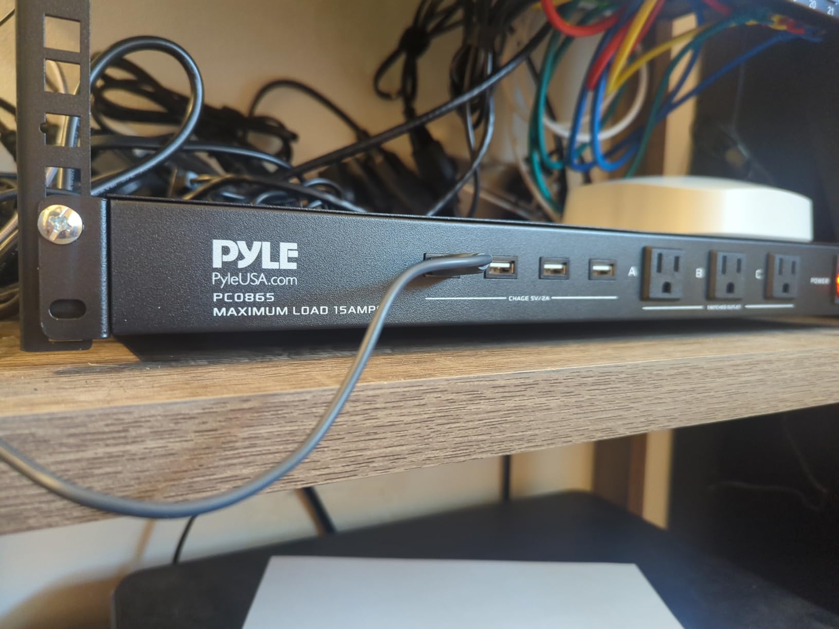 Pyle 19 Outlet 1U 19