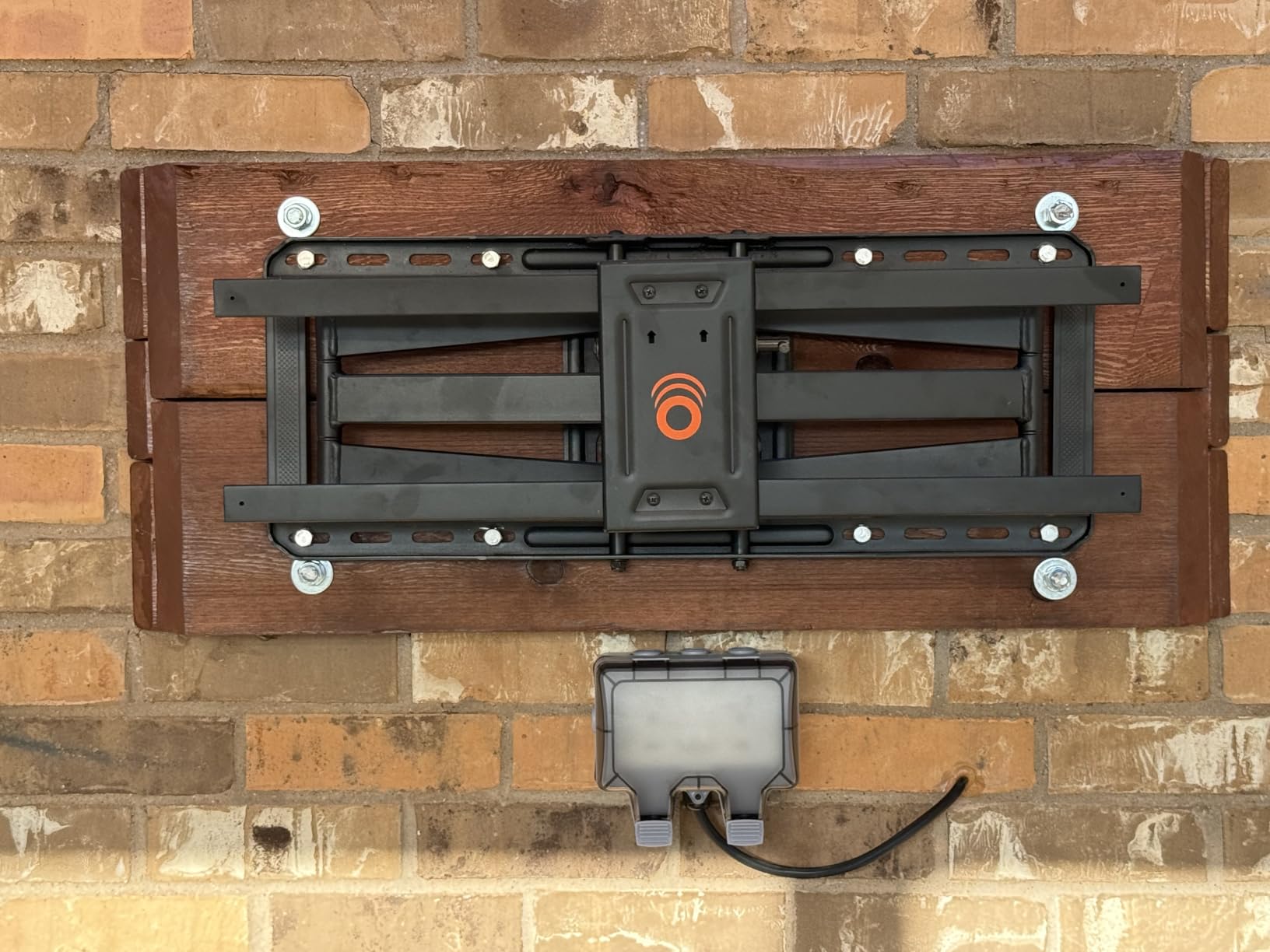 ECHOGEAR MaxMotion TV Wall Mount for Large TVs 42