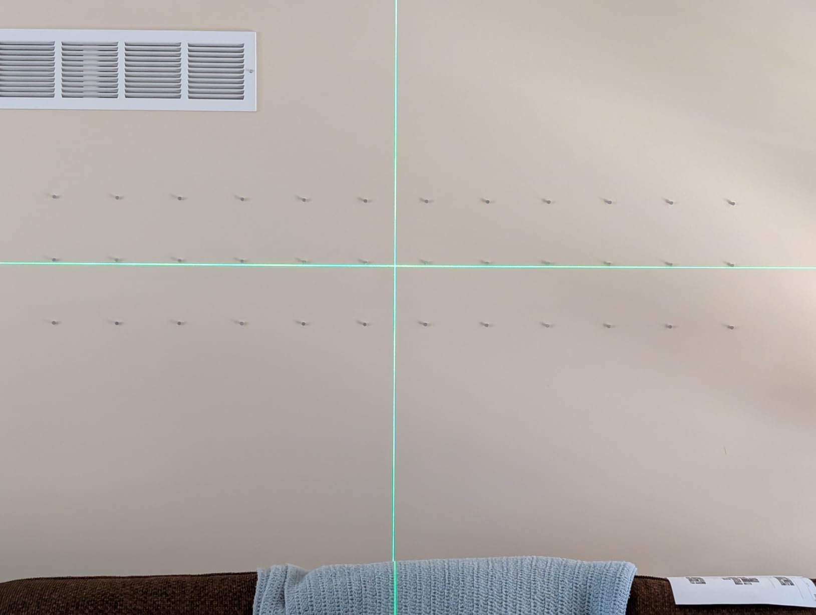 Huepar Laser Level, 100Ft Self Leveling Green Cross Line Laser | Indoor Use for Picture Hanging, Tile, Decoration & DIY Construction - 360° Magnetic Base & AA Battery customer photo 2