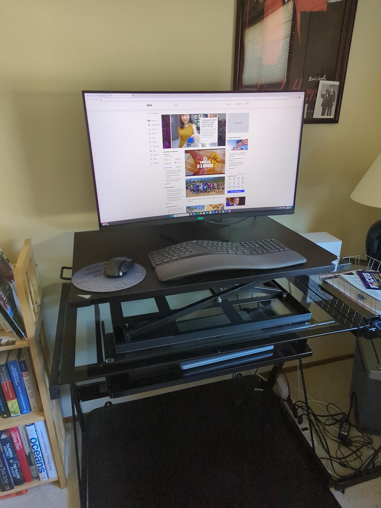 Mount-It! Standing Desk Converter 32 inch x 22 inch - Sit Stand Desk Riser with Gas Spring Lift, Slim 2.5 inch Low Profile, Height Adjustable Desktop Workstation, Preassembled Sit-Stand Solution for Home and Office customer photo 1