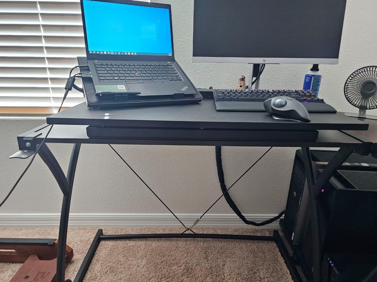 Mount-It! Standing Desk Converter 32 inch x 22 inch - Sit Stand Desk Riser with Gas Spring Lift, Slim 2.5 inch Low Profile, Height Adjustable Desktop Workstation, Preassembled Sit-Stand Solution for Home and Office customer photo 2
