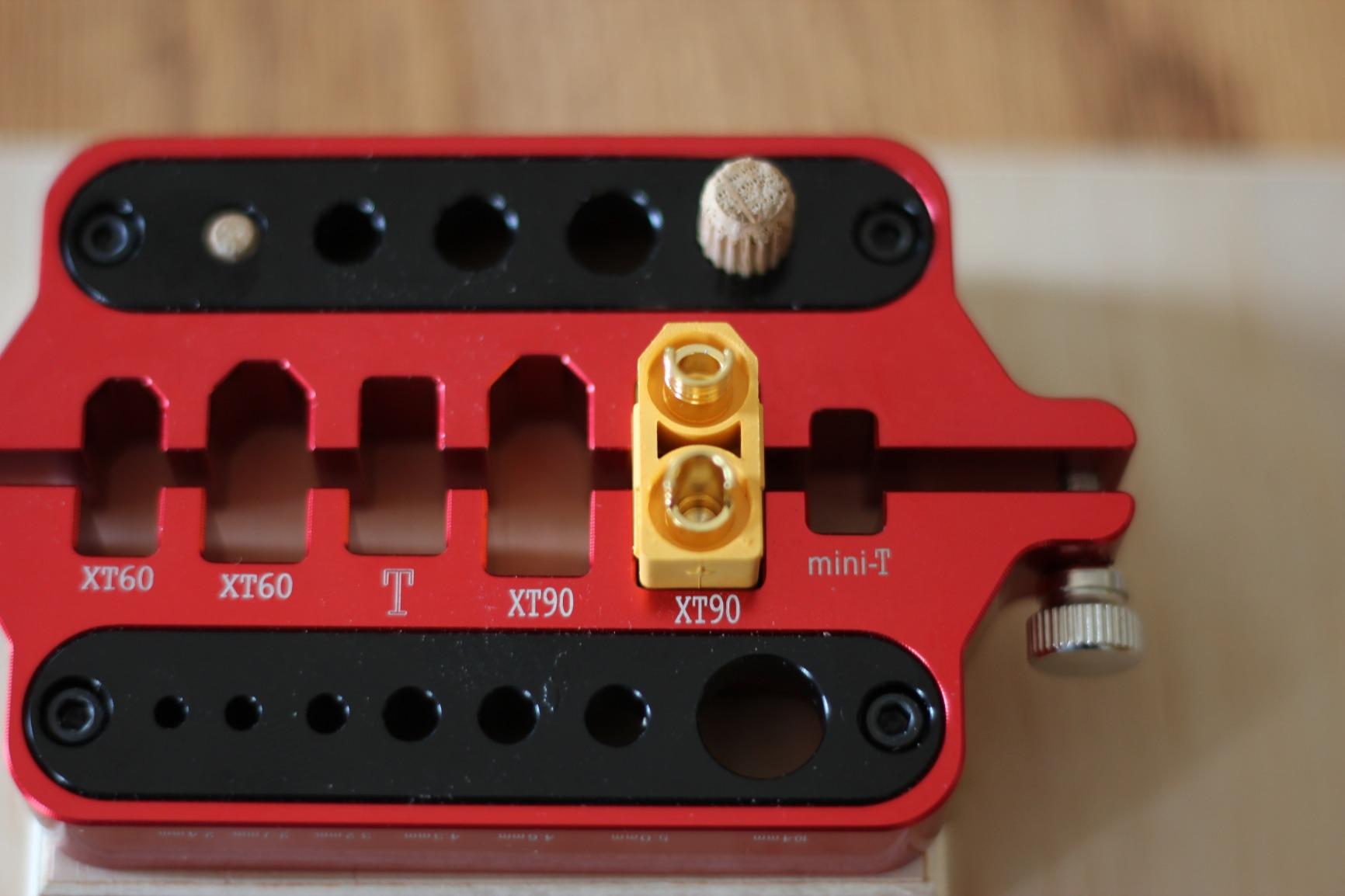 ShareGoo Aluminum Welding Soldering Insulate Station Jig RC Tools for XT60 XT90 T Plug Banana Plug Connector,Red customer photo 2