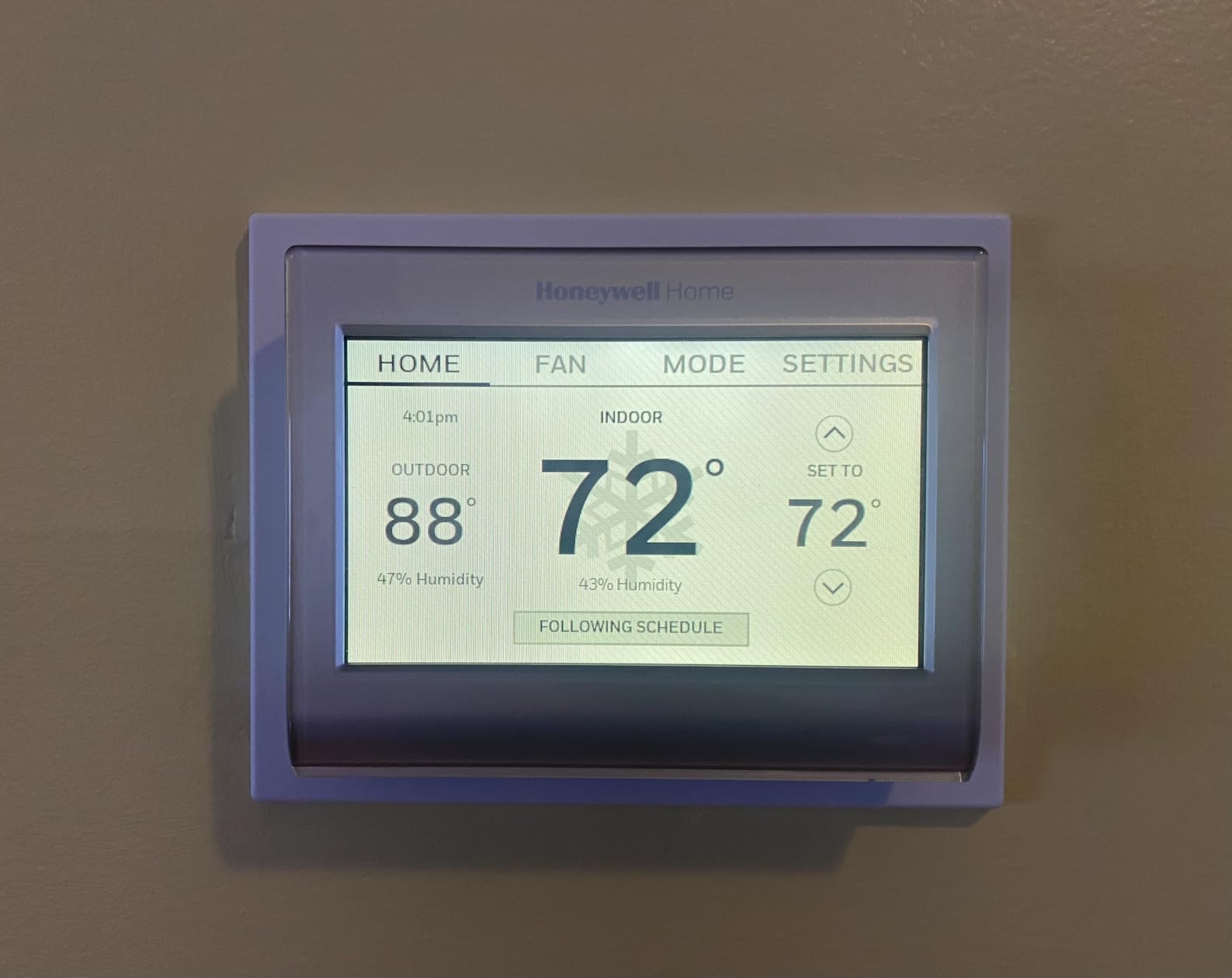 Honeywell Home RTH9585WF1004 Wi-Fi Smart Color Thermostat, 7 Day Programmable, Touch Screen, Energy Star, Alexa Ready, Gray customer photo 2