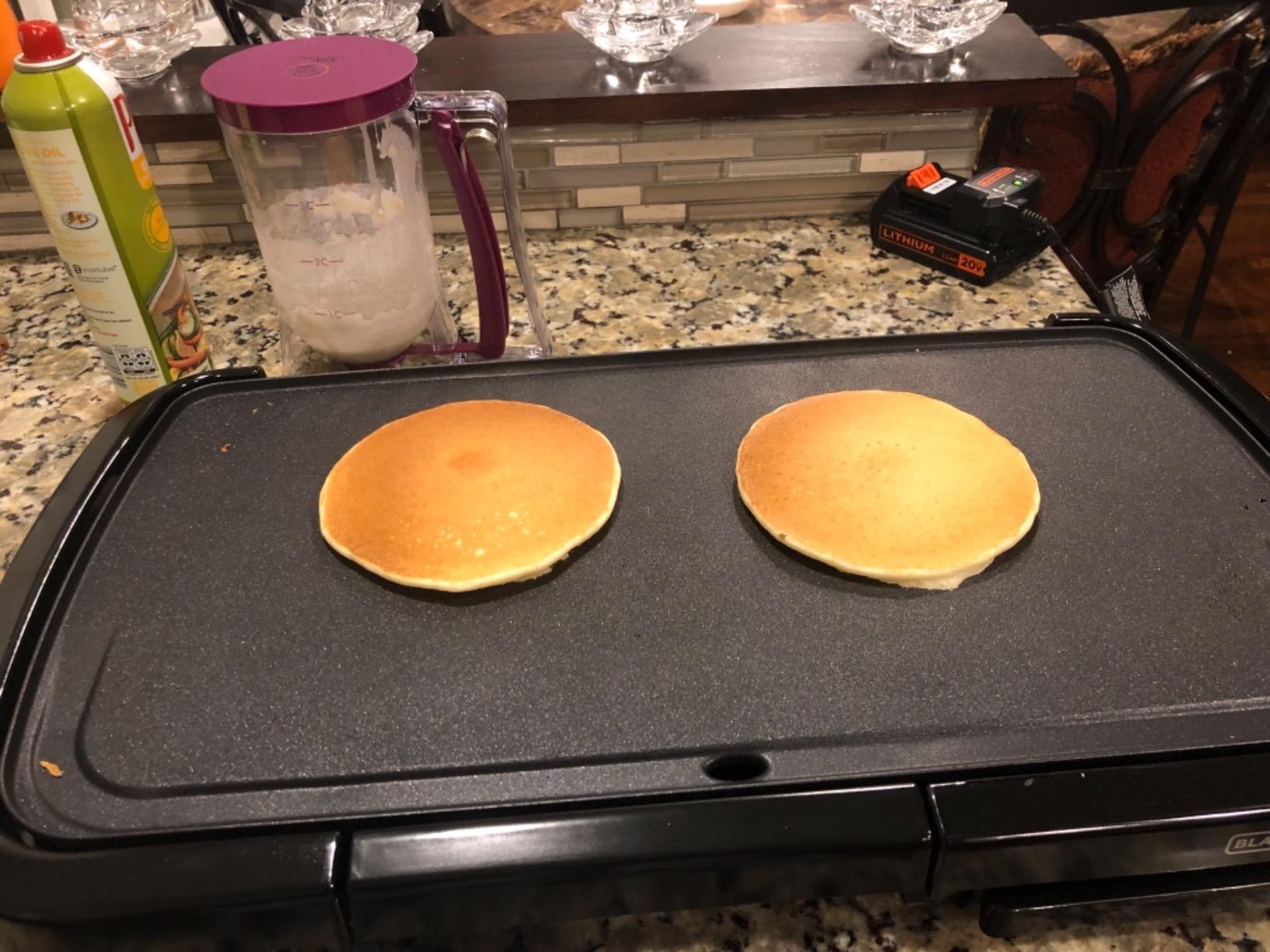 BLACK+DECKER 8-Serving Electric Griddle with Warming Tray | Family-size electric griddle with nonstick surface, warming tray and removable drip tray. customer photo 2