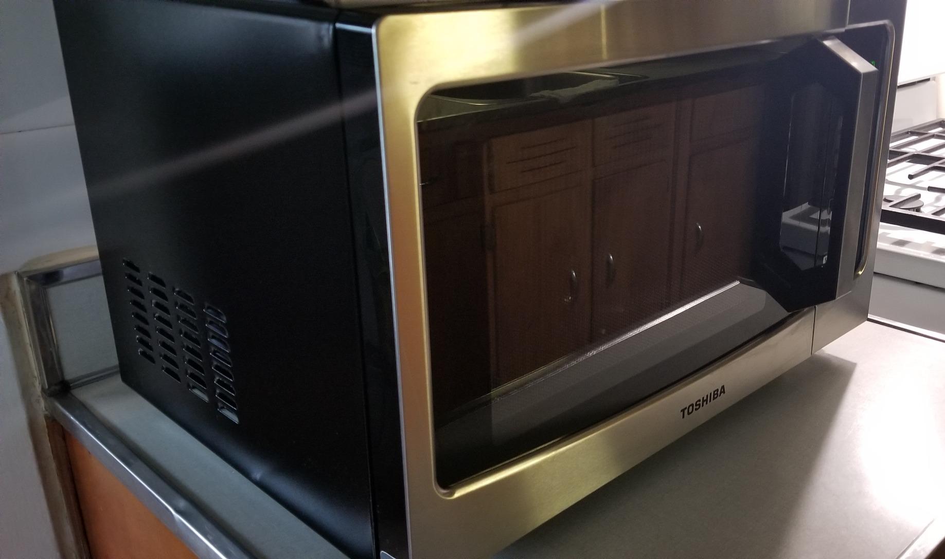 TOSHIBA Countertop Microwave Oven, 1.2 Cu.Ft, 1000W, Stainless Steel | Smart Humidity Sensor, 12 Auto Menus, Mute Function, ECO Mode, Easy Clean Interior customer photo 2