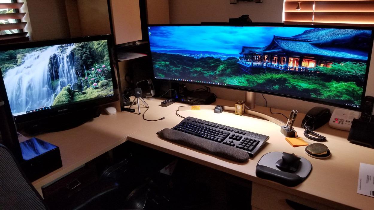 BenQ ScreenBar LED Monitor Light Bar - Auto-dimming, Adjustable Brightness and Color Temperature, No Screen Glare, Space-Saving, Eye-Care USB Monitor Lamp, Black customer photo 2