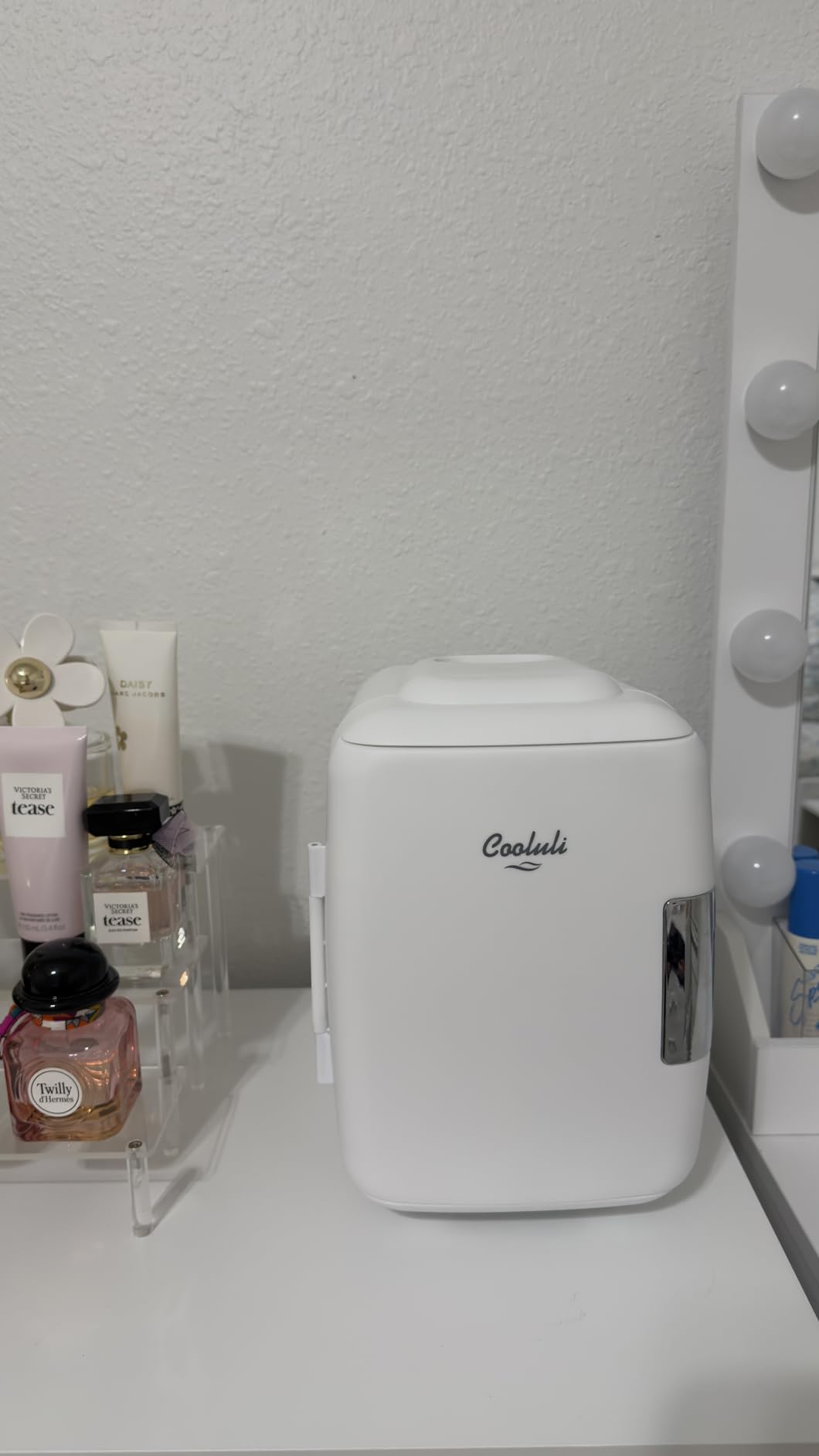 Cooluli Mini Fridge for Bedroom - Car, Office Desk & Dorm Room - Portable 4L/6 Can Electric Plug In Cooler & Warmer for Food, Drinks, Skincare Beauty & Makeup - 12v AC/DC & Exclusive USB Option, Black customer photo 2