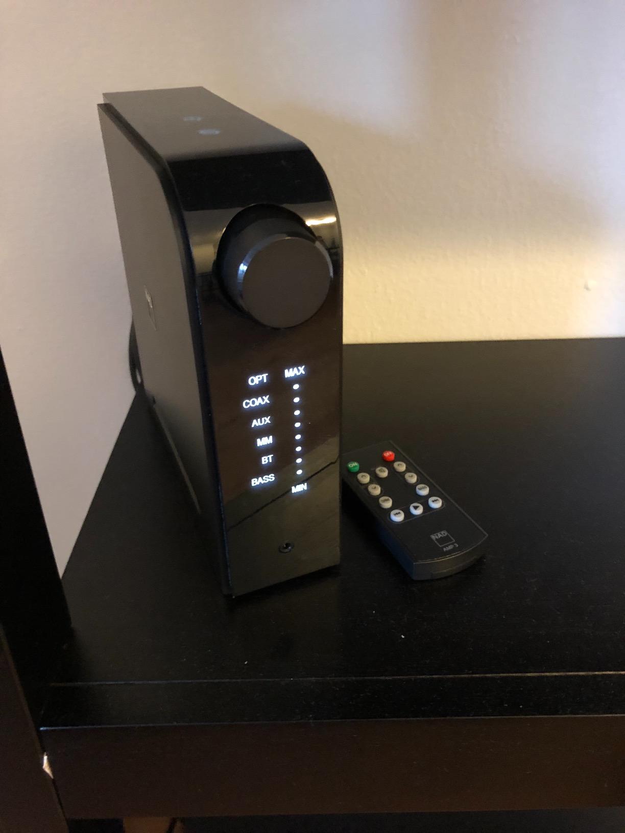 NAD D 3020 V2 Hybrid Digital Integrated Amplifier - 24-Bit/192kHz DAC, Phono Input, Bluetooth aptX, & Subwoofer Out customer photo 2