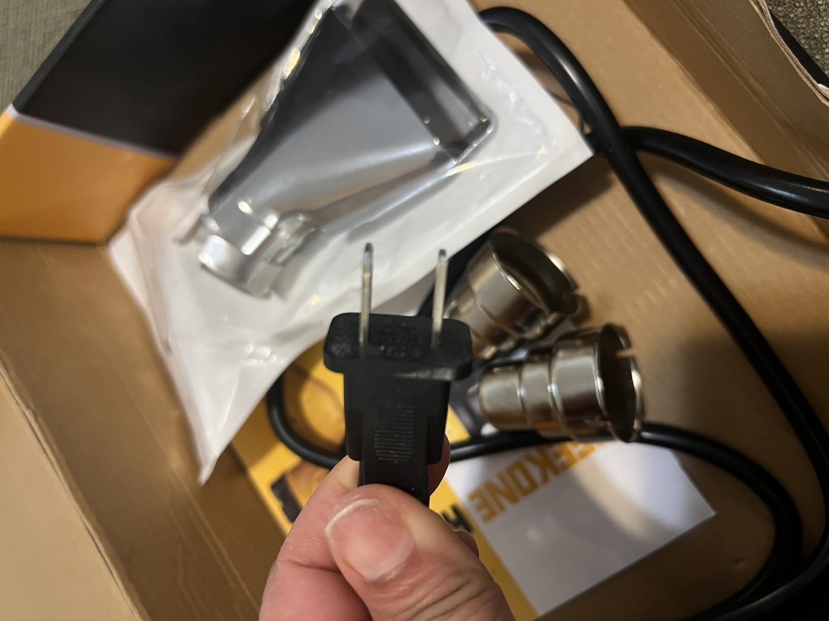 SEEKONE 1800W Heat Gun Variable Temp 122℉-1202℉ for Crafts, Shrink Wrap, Dual Airflow, Overheat Protection, 4 Nozzles customer photo 2
