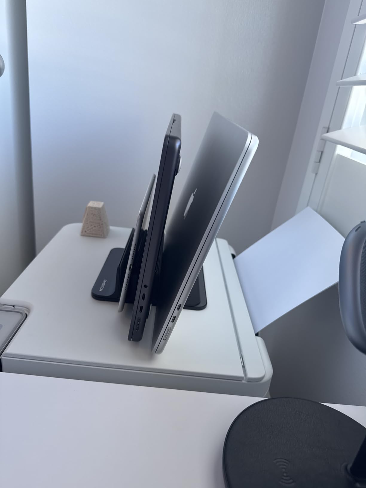 OMOTON Vertical Laptop Stand [Updated Double Version], Desktop Aluminum Mac Book Stand with Adjustable Dock Size, Fits All Mac Book, Surface, Chrome Book and Gaming Laptops (Up to 17.3 inch) (Silver) customer photo 2