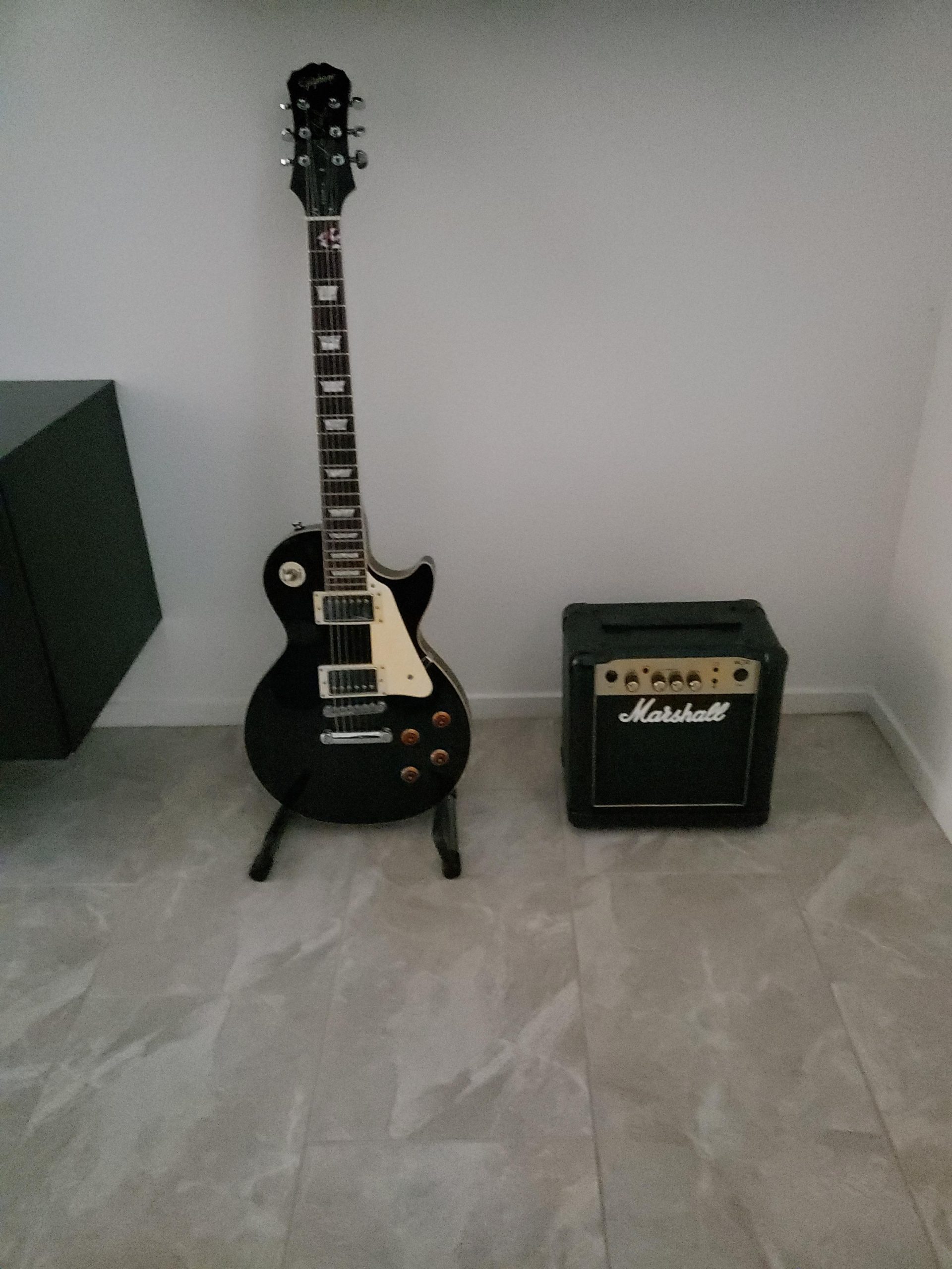 Marshall Amps Guitar Combo Amplifier (M-MG10G-U) - 10W customer photo 1