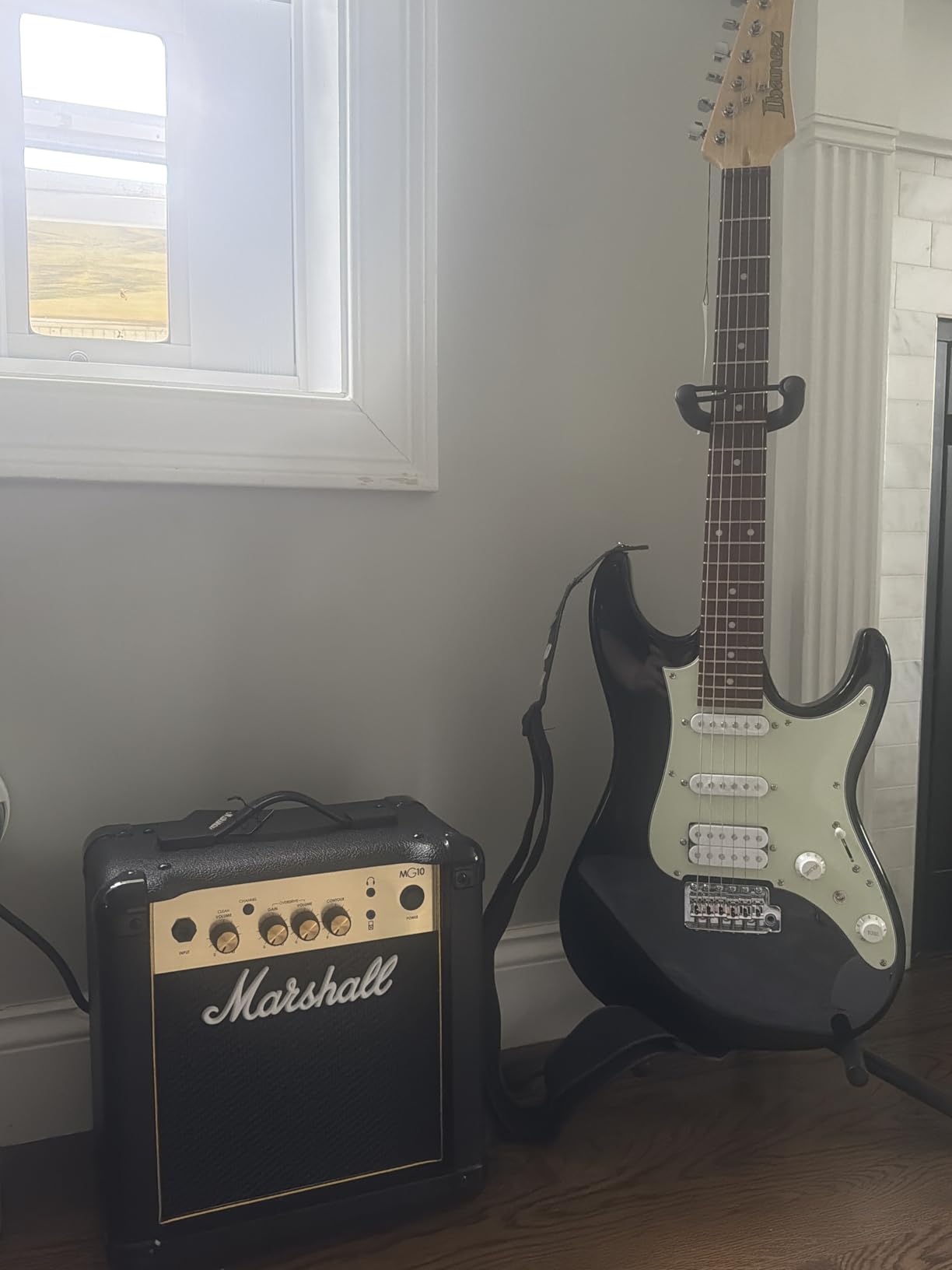 Marshall Amps Guitar Combo Amplifier (M-MG10G-U) - 10W customer photo 2