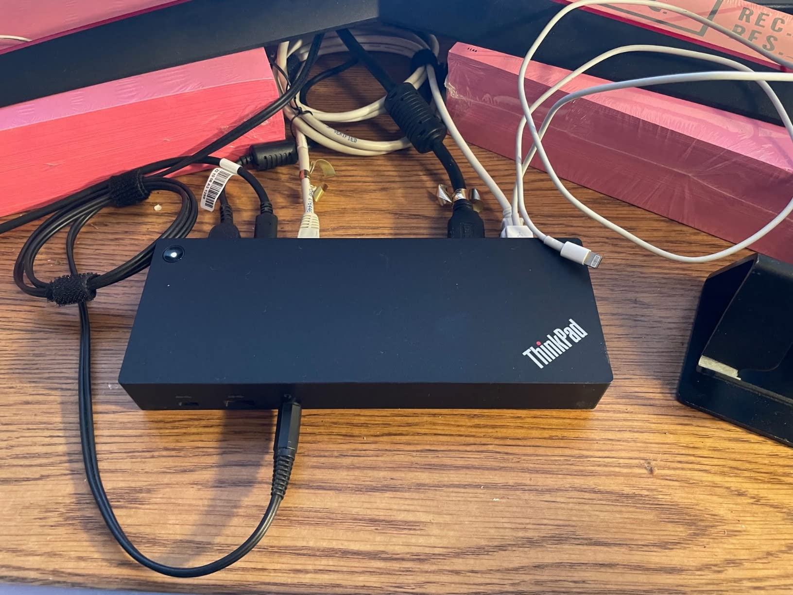ThinkPad Hybrid USB-C with USB-A Dock US (40AF0135US) customer photo 2